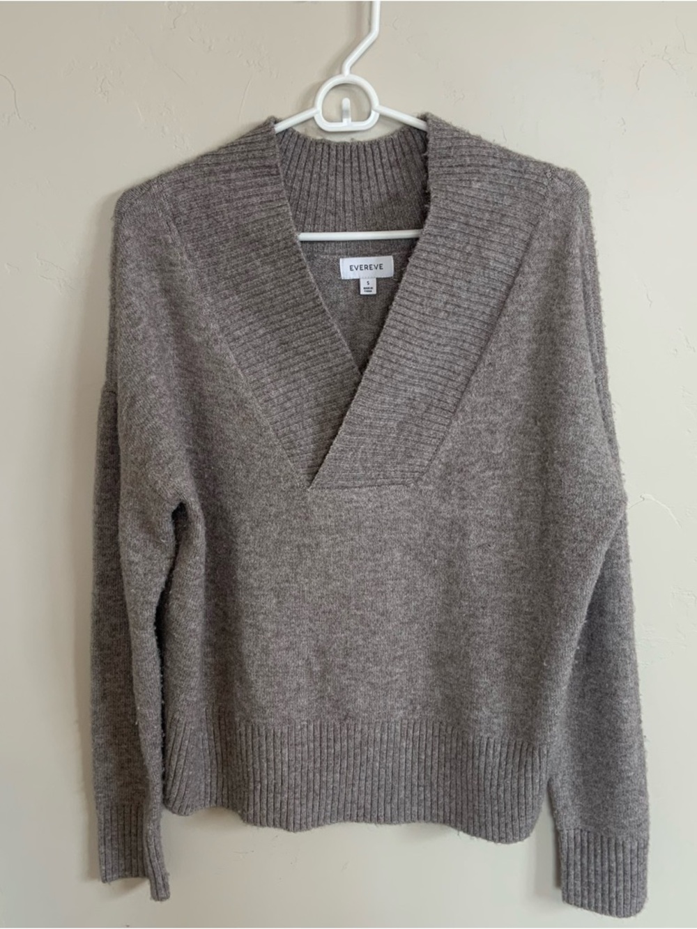 Evereve Sweater S Gray V Neck Ribbed Knit Recycled Polyester Pullover Relaxed